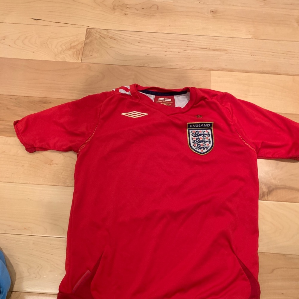 Boy’s small (6/7) Umbro England soccer jersey